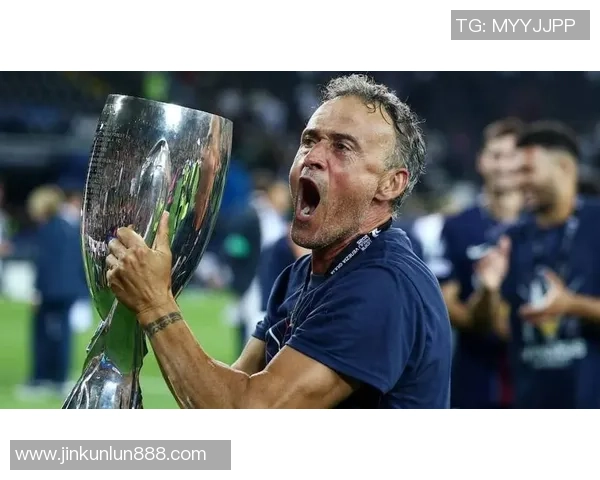 欧联杯精彩对决拜仁逆转巴黎圣日耳曼赛场瞬间引爆全场激情