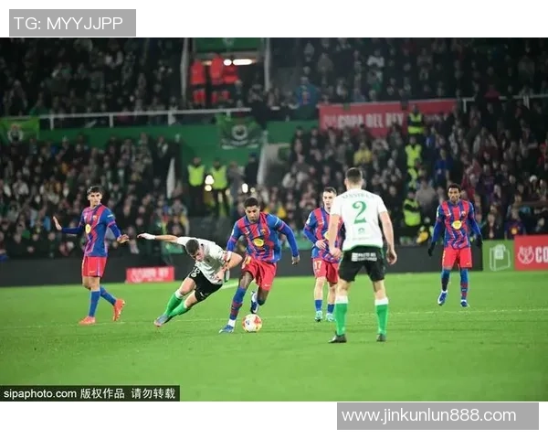 国王杯惊现冷门巴萨以一球小胜多特蒙德引发全场狂欢