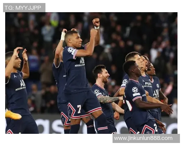 欧联杯激战拜仁与巴黎圣日耳曼互交白卷转会传闻引发球迷热议